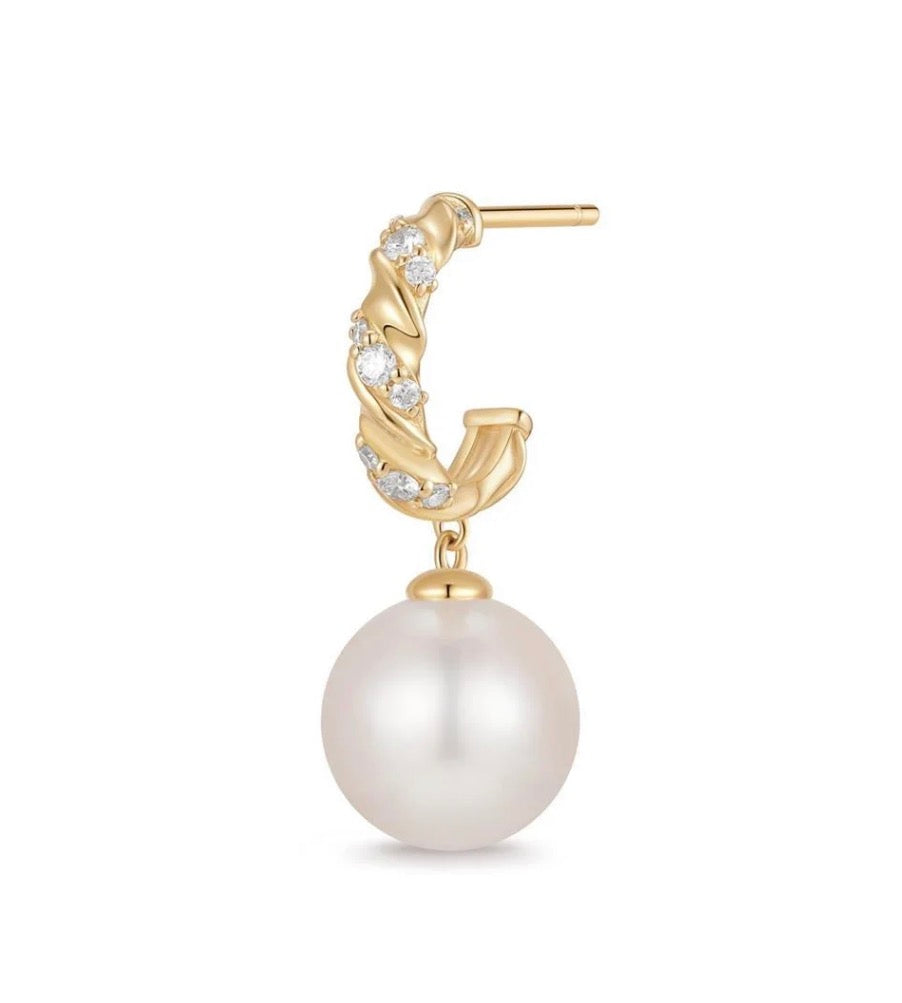 PERLA |  Pearl and Lab Grown Diamond Dangling Single Stud Earring